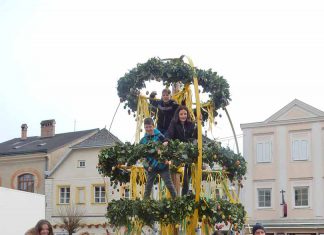 Riesen-Osterei in Eferding