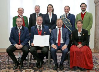Ehrung für Musikverein Schönering