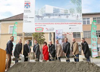 Spatenstich zum Neubau Schulzentrum Hartkirchen