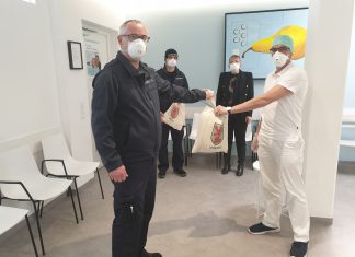 Stadt Leonding übergibt Schutz-Pakete
