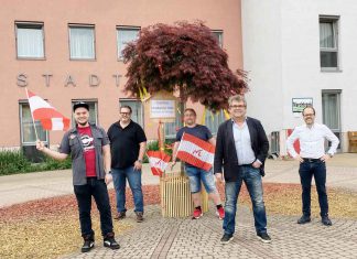 Corona-Maibaum in Marchtrenk
