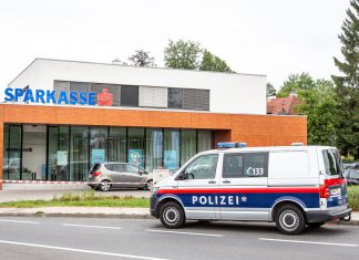 ALKOVEN: Überfall auf Geldtransporter: Täter auf der Flucht.