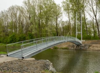 Neue Auwaldbrücke eröffnet