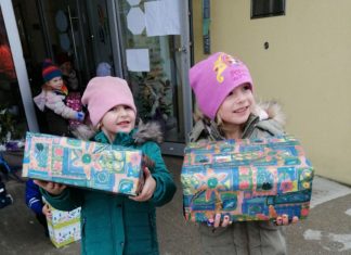 „Christkind aus der Schuhschachtel“