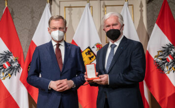 Goldenes Verdienstzeichen verliehen